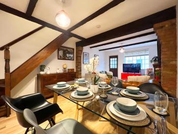 CHARMING WINDSOR COTTAGE, INCREDIBLE Location, Castle Doorstep, Windsor (foto 4)
