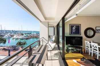 A Luxury Waterfront Nest Above Viaduct Harbor, Auckland (photo 3)