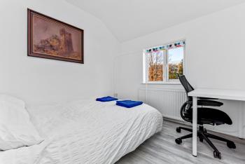 Family House in the Heart of Hanwell with 5 stars!, Londýn (fotografie 4)