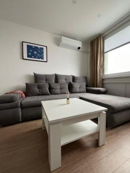 Elegant Escape apartment III - free parking, easy access to City Center, Братислава (фото 2)