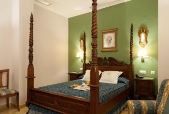 Adriano Boutique Sevilla, Sevilla (foto 4)