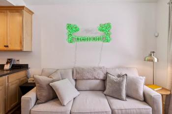 Newly Renovated Tremont Treasure I Cozy + Modern, Cleveland (photo 3)