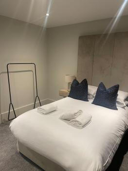 1 Bed Apt - Balcony - City View - Great Location, Liverpool (photo 3)