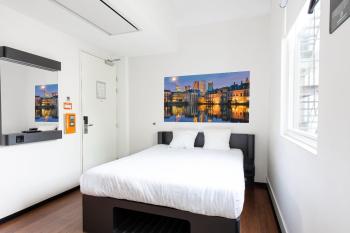 easyHotel The Hague City Centre, The Hague (photo 2)