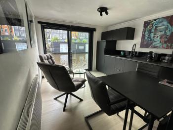 Amsterdam-Houseboat-Amstel, Amsterdam (photo 3)