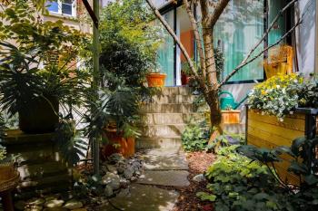 Stylish Garden-Gem by Lake: Pet-Friendly & Central, Zurich (photo 3)