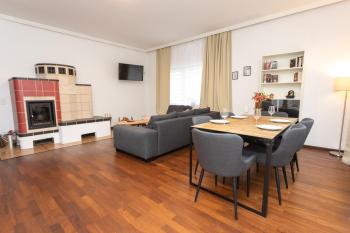 Stadthaus mit 2 Schlafzimmern & Wohnzimmer mit Kamin - Kostenloser Privat-Parkplatz auf dem Grundstück, Lipsk (zdjęcie 2)