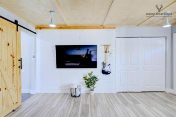 The Moose #5 - Modern Comfy Studio with King Bed, Free Parking & Fast WiFi, Memphis (fotografie 3)