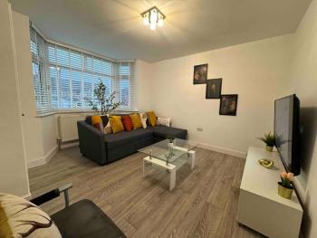 The Ideal Spacious Home, Бирмингем (фото 5)