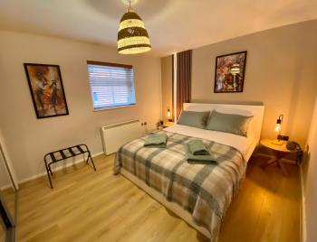 1BR Haven in Crewe - Modern, Chic & Central, Crewe (foto 3)