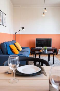 Orange friendly apartment near Vitosha blvd by Flat Manаger, Sofia (Foto 5)
