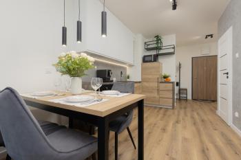 Łopuszańska Apartment with Balcony in Warsaw by Noclegi Renters, Warszawa (zdjęcie 4)