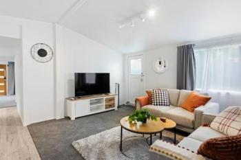 Calgary Cottage with air con, Auckland (photo 3)