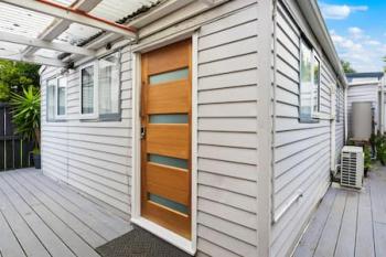 Calgary Cottage with air con, Auckland (photo 4)