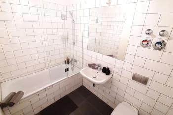 Modern building with vertical garden & 2 bedrooms, Berlin (zdjęcie 3)