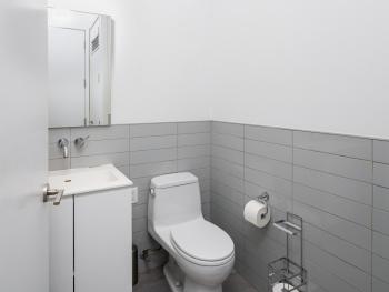 Chic 1BD with Rooftop W/D in Unit Downtown, New York (fotografie 4)