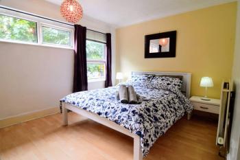 The Brum Home - Garden, NETFLIX, BBQ, 3 TVs, Huge Lounge or Quadruple Bedroom plus 2 double bedrooms, Birmingham (zdjęcie 5)