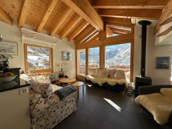 Modern self-catering apartment with Matterhorn views, Zermatt (photo 3)
