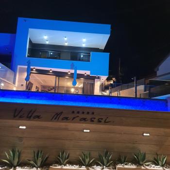 Villa Marassi with Heated Pool, Hot Tub and Sauna, Цриквеница (фото 2)