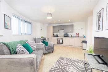 The Salford Quay, Warm & Beautiful Apartment with Hyper Fast WiFi & Great views!, Manchester (photo 3)