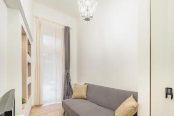 Central and Cute with 3 rooms and AC, Budapest (photo 2)