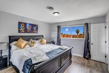 Big Group, Remodeled, Landscaped, King Beds, Desks, Las Vegas (fotografie 3)