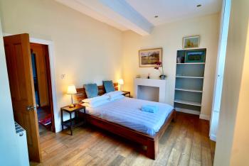 Spacious 2 bed apt next to Royal Mile & Waverley, Edinburgh (fotografie 3)