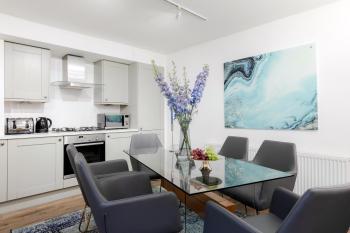 RARE FIND off Oxford St! SOHO 5bed Design House For XXL Groups, Londýn (fotografie 3)
