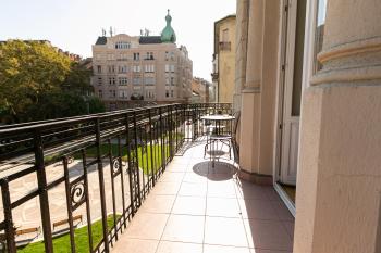 Bakats Ter Apartment with Balcony Overlooking Church Square, Budapest (photo 2)
