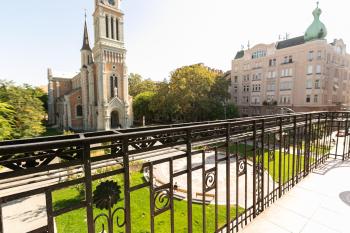 Bakats Ter Apartment with Balcony Overlooking Church Square, Budapest (photo 3)