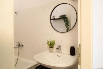 Massagesessel, King-Sized Bed, Billardtisch, 2 Couches, Berlin (photo 5)