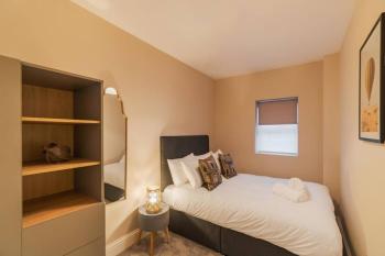 Modern 2 Bed Ground Floor - Private Parking - By Tempstay, Windsor (foto 5)