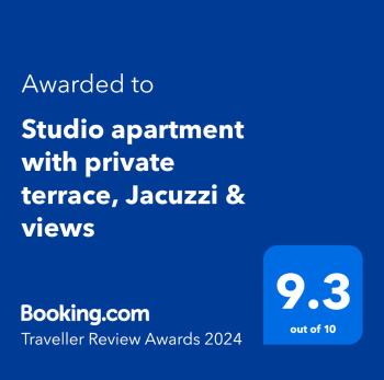 Studio apartment with private terrace, Jacuzzi & views, Mosta (foto 3)