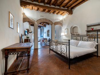 Santa Croce Junior Suite - Dolcevita Holiday, Florence (photo 2)
