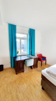 Helles Zimmer mit Kingsize-Bett, Mannheim (fotografie 3)