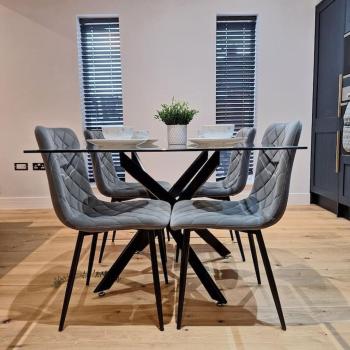 Home at Highgrove - Private Garden & Parking, Reading (zdjęcie 2)