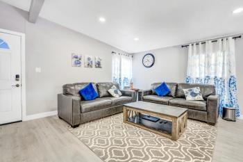 Fully Remodeled, Landscaped, King Beds, Desk Space, Las Vegas (zdjęcie 4)