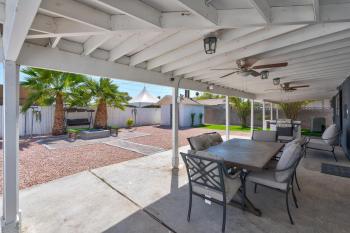 Fully Remodeled, Landscaped, King Beds, Desk Space, Las Vegas (zdjęcie 5)