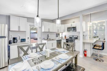 Fully Remodeled, Landscaped, King Beds, Desk Space, Las Vegas (zdjęcie 2)