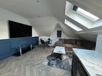 Large 4 bed, walking distance to centre - sleeps 8, Cardiff (photo 5)