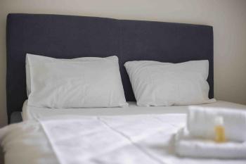 Urban Oasis with Queen Bed and View BE-32, Zürich (photo 4)