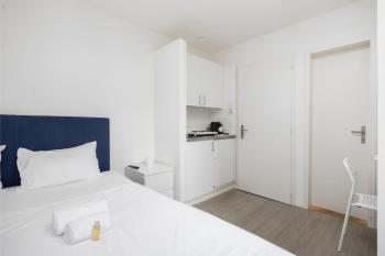 Urban Oasis with Queen Bed and View BE-39, Zürich (Foto 2)