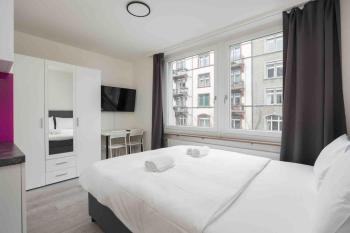 Urban Oasis with Queen Bed and View BE-28, Zurigo (foto 5)