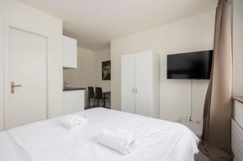 Urban Oasis with Queen Bed and View BE-53, Zurych (zdjęcie 2)