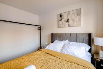 Stunning Private room in a Home - TV, Bathroom & Parking!, Manchester (zdjęcie 2)