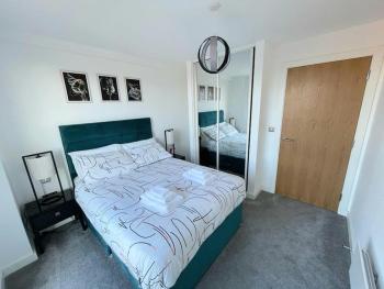 MCR 1BR Getaway with Rooftop Access & Prime Location, Manchester (zdjęcie 3)