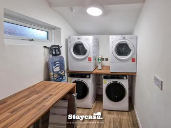 Delightful Spacious Haven With Large Driveway, Manchester (zdjęcie 3)