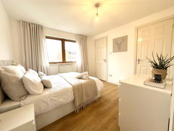 Private room with en-suite and parking in shared flat, Glasgow (foto 2)