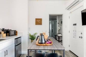 Vibe on the Patio at a Modern Luxury Studio near LAX Beach, Los Angeles (fotografie 5)