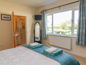 Two Acres- Spacious, delightful, pet free bungalow, Levens (zdjęcie 3)